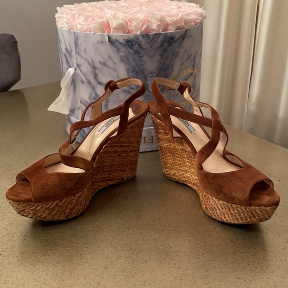 Prada Wedges. Suede camel color. Size 41. - Picture 3 of 8